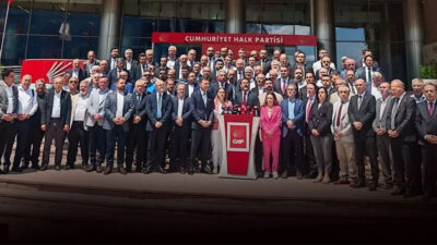 CHP’de seçilmiş yönetimi destekleyen 74 il başkanı, 833 delegenin olağanüstü