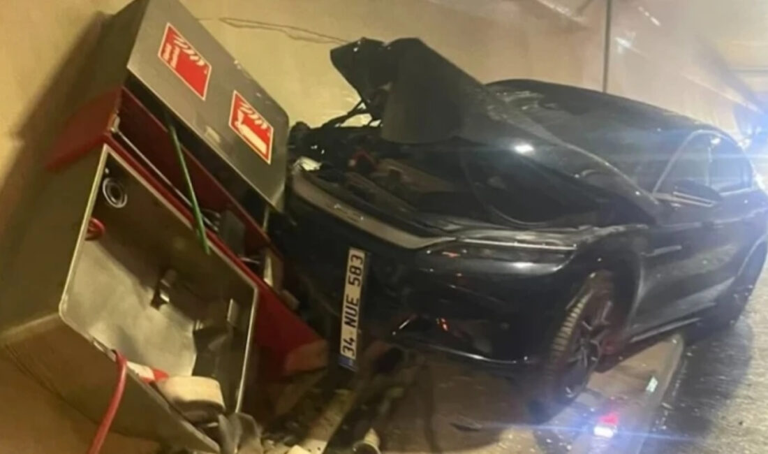 Avrasya Tüneli'nin Avrupa yönünde meydana gelen trafik kazası nedeniyle ulaşım