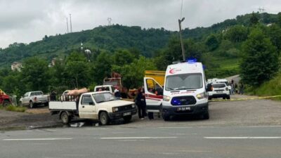 Rize'nin Pazar ilçesinde arazi sınırındaki duvar yüzünden çıkan tartışmada akrabasını