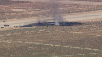 ABD Hava Kuvvetlerine ait bir B-52 Stratofortress uçağı, Kaliforniya'da kalkıştan