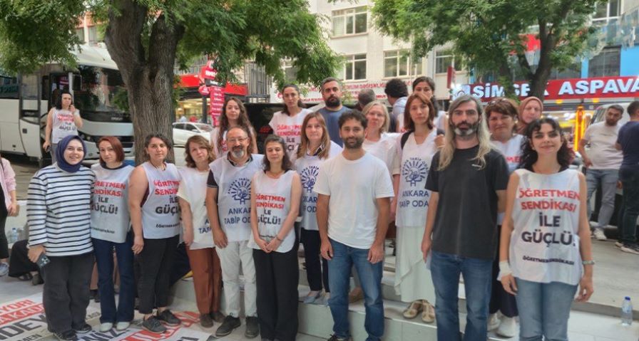 Özel Sektör Öğretmenleri Sendikası, süresiz açlık grevinde sağlık sorunları yaşayan