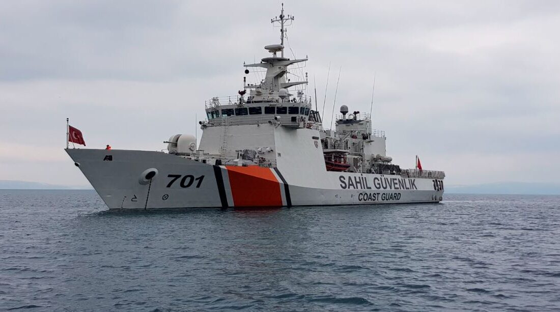 İçişleri Bakanlığı Sahil Güvenlik Komutanlığı, Karadeniz’de Türk bayraklı bir balıkçı