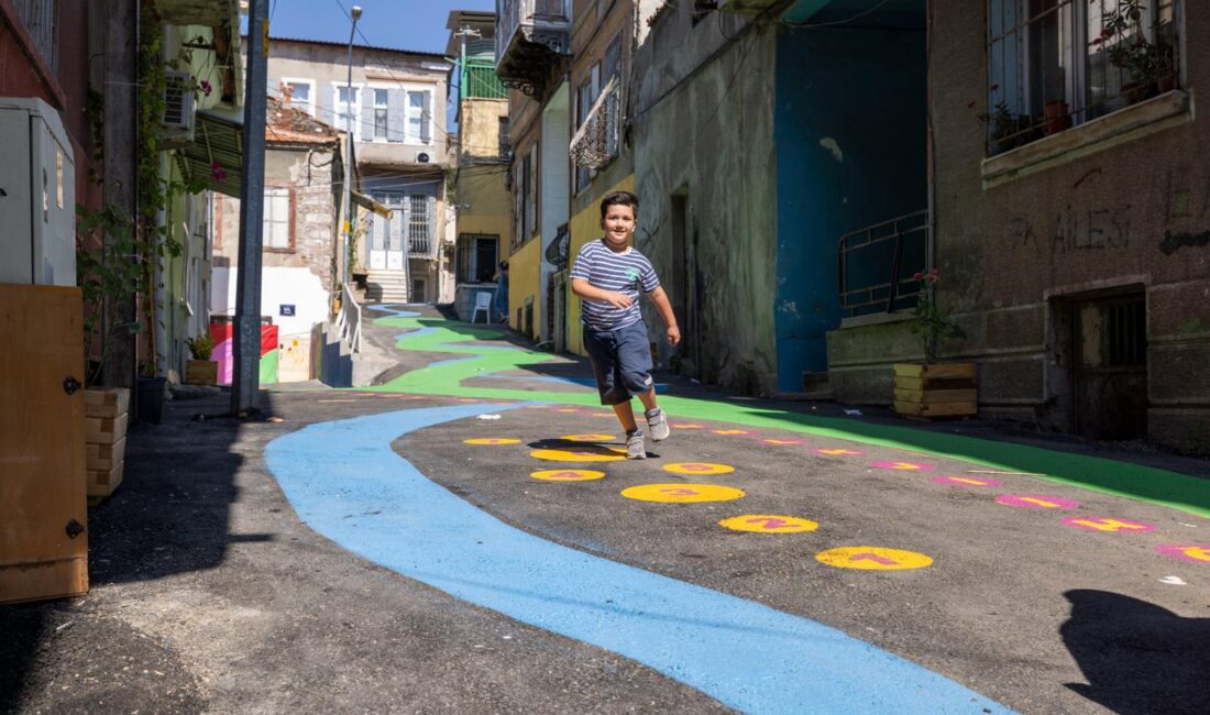 İzmir Büyükşehir Belediyesi, UNICEF Türkiye ve Ege Sağlık Vakfı iş