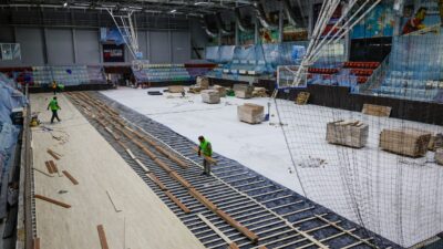 İzmir Büyükşehir Belediyesi, Celal Atik Spor Salonu’nda kapsamlı yenileme çalışması