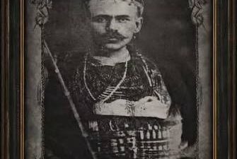 Ödemiş’in Çamlıca Köyü’nde 1871 yılında doğdu. Babası Yörük Kara Ayan