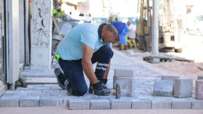 Konak Belediyesi Fen İşleri Müdürlüğü ekipleri, Alsancak’ta altyapı faaliyetleri nedeniyle