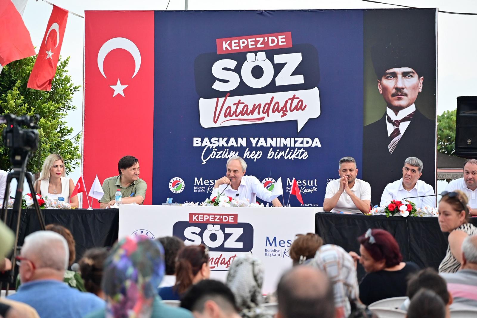 Kepez Belediye Başkanı Mesut Kocagöz, her hafta belediye hizmet binasında