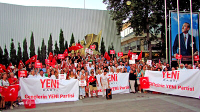 CHP Çeşme İlçe Başkanı Dolunay Onur, ilçe yönetimi, kadın ve