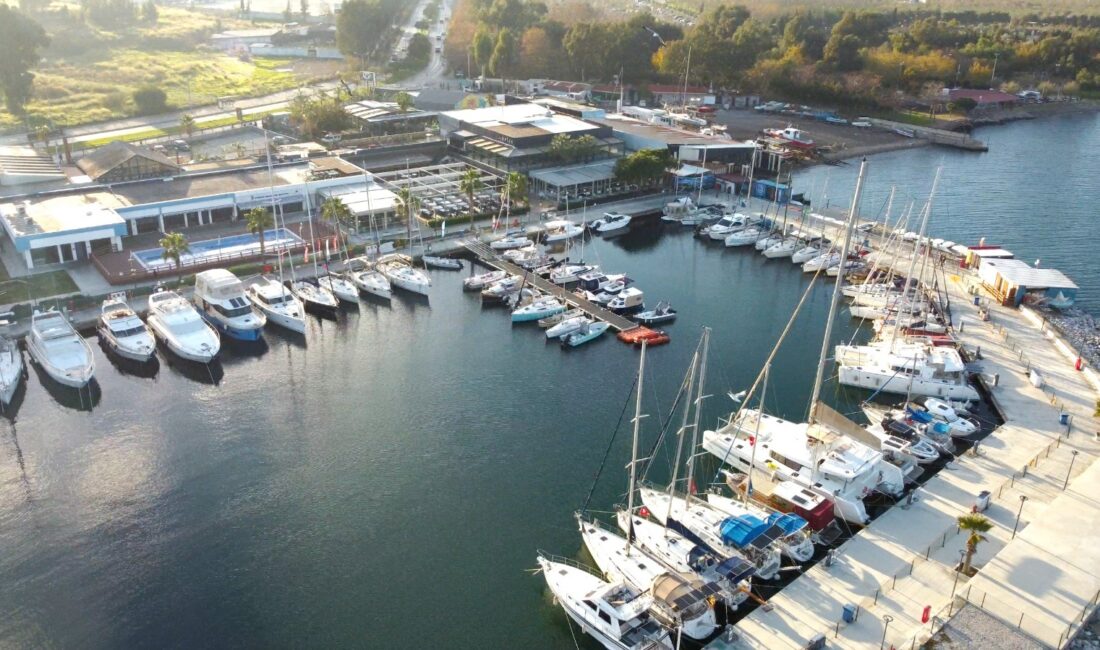 İzmir Marina, yaz boyunca Körfez manzarası eşliğinde müzik dolu gecelere