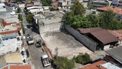 Kaçak yapılaşmaya karşı mücadelesini kararlılıkla sürdüren Konak Belediyesi, ilçe genelinde