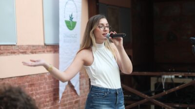 Şadırvanlı Han’da Gençlerden Müzik Dolu Akşam