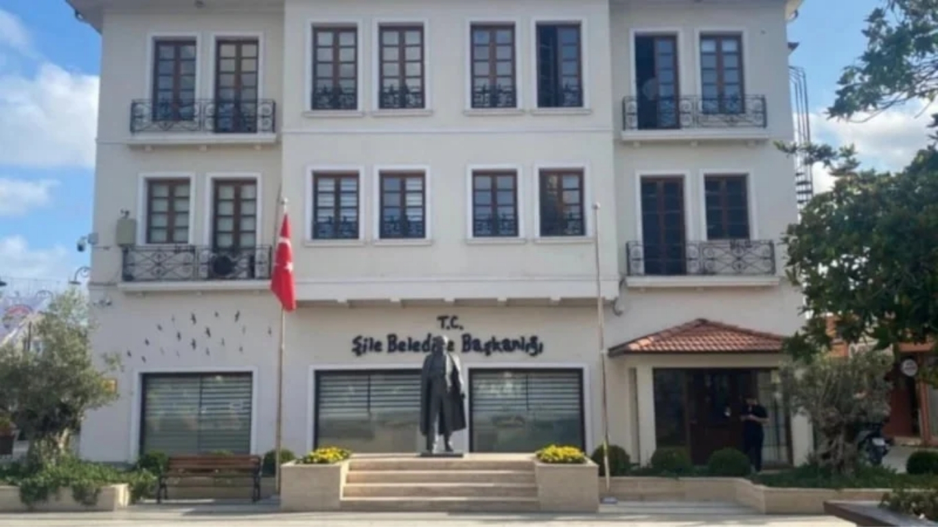 İstanbul’da Şile Belediyesi’ne yönelik yürütülen üçüncü dalga operasyonda gözaltına alınan