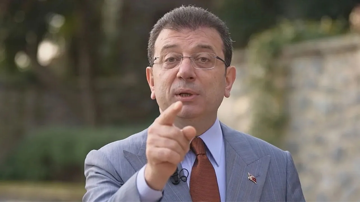 Ekrem İmamoğlu'nun yargılandığı davada duruşma sırasında yaşanan tartışmanın ardından dikkat
