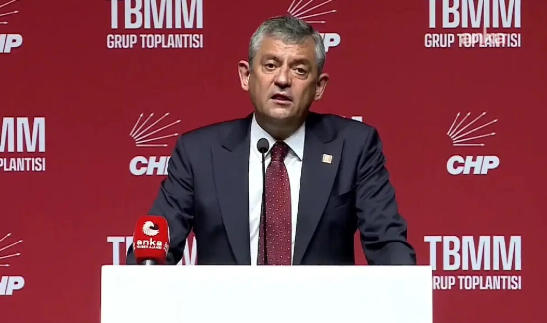 CHP Grup Başkanı Özgür Özel, partisinin haftalık grup toplantısını Ankara