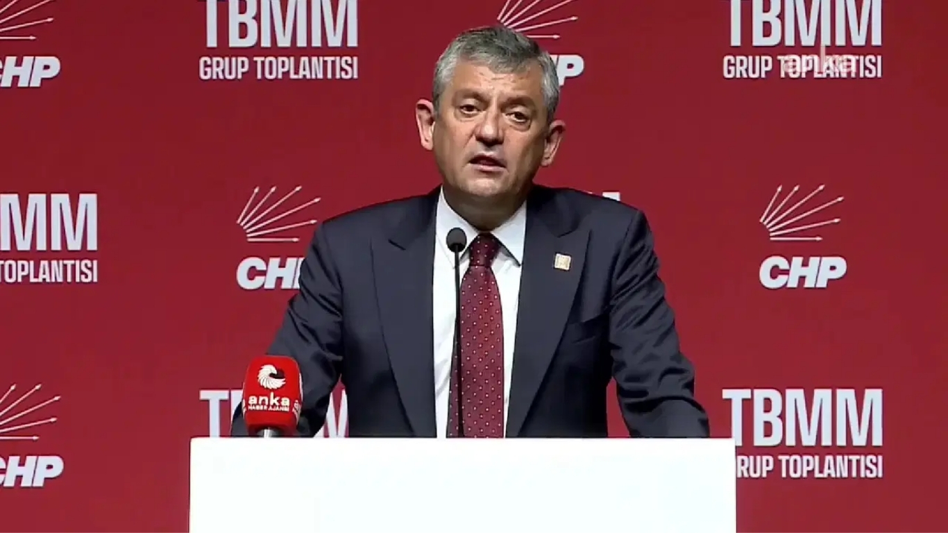 CHP Grup Başkanı Özgür Özel, partisinin grup toplantısını Eskişehir’de gerçekleştirerek