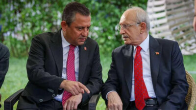 
CHP'de mutlak butlan kararının ardından yeniden genel başkanlık görevine dönen