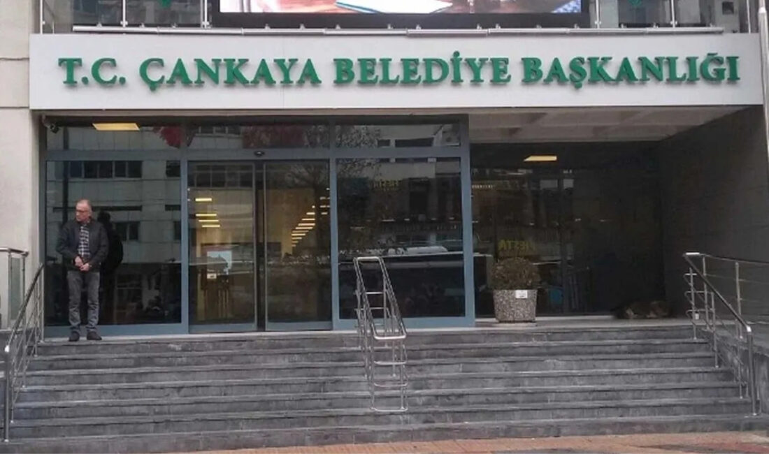 Ankara'da Çankaya Belediyesi'ne yönelik sabah saatlerinde düzenlenen operasyon kapsamında 27