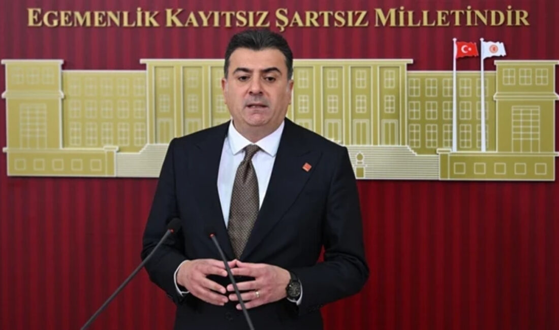 Son dakika haberi... CHP Parti Sözcüsü Zeynel Emre, CHP lideri