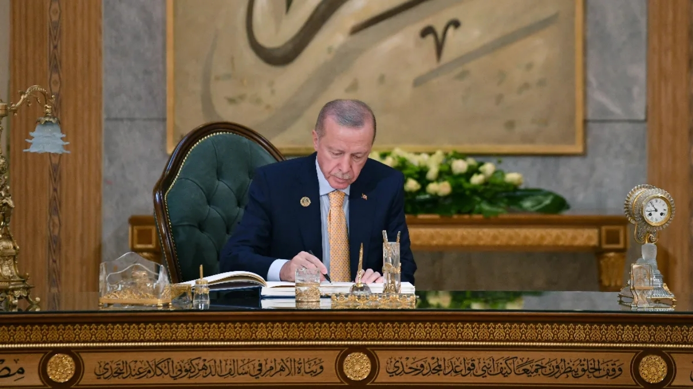 Terör örgütlerine finansman sağladığı gerekçesiyle 6 kişi ve 3 kuruluşun