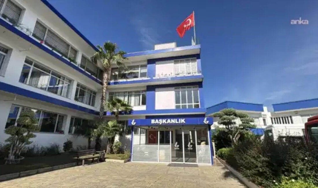 İzmir'de Güzelbahçe Belediyesi'ne yönelik yürütülen rüşvet ve irtikap soruşturmasının ikinci