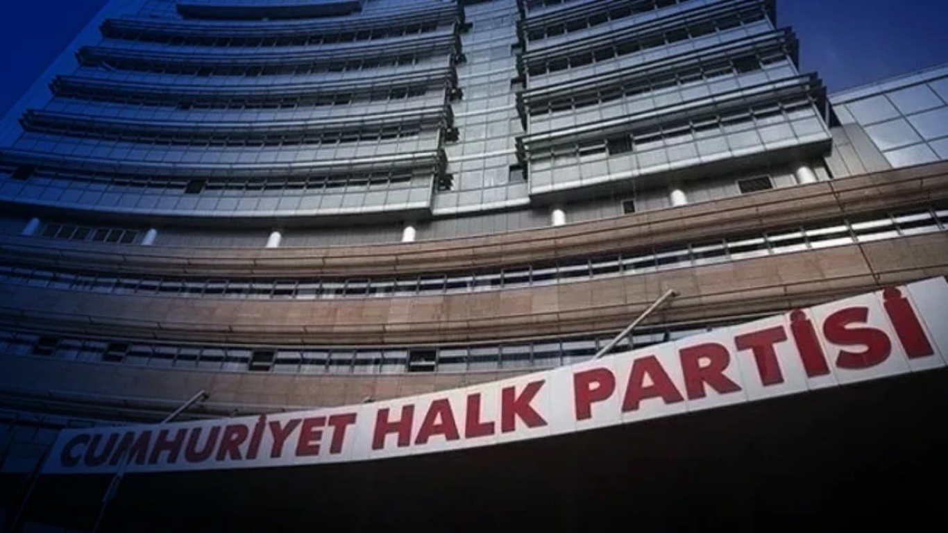 Son dakika haberi... CHP Sözcüsü Müslim Sarı, parti teşkilatlarında kapsamlı