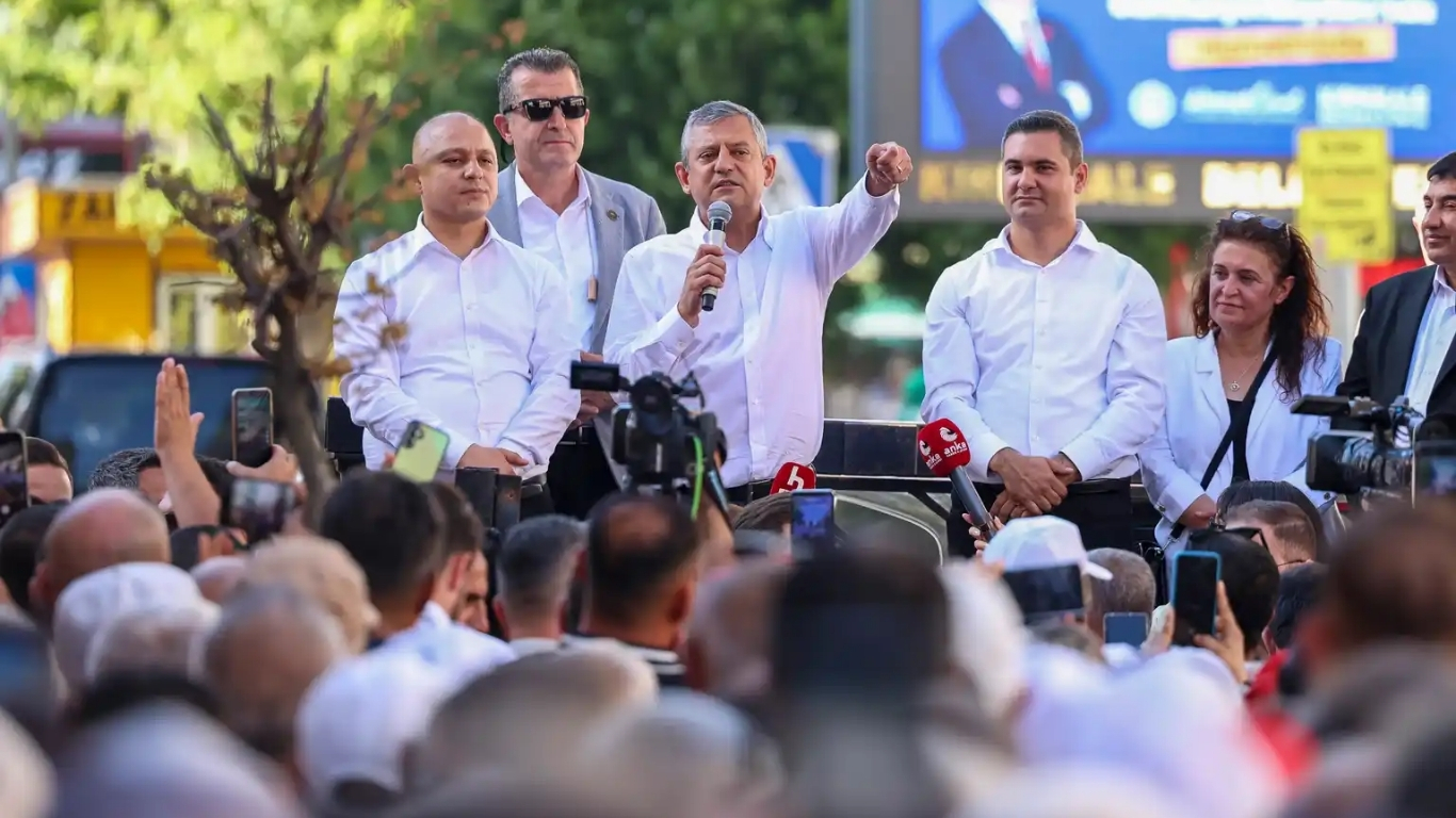 CHP Grup Başkanı Özgür Özel, Kırıkkale'de yaptığı konuşmada partisine ilişkin