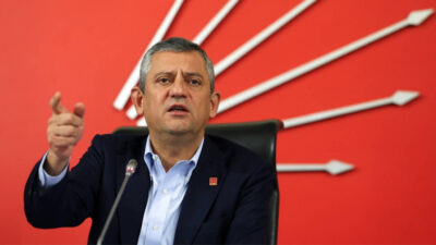 Sosyal medyada "Yeni Parti" adıyla açılan hesabın kısa sürede gündem