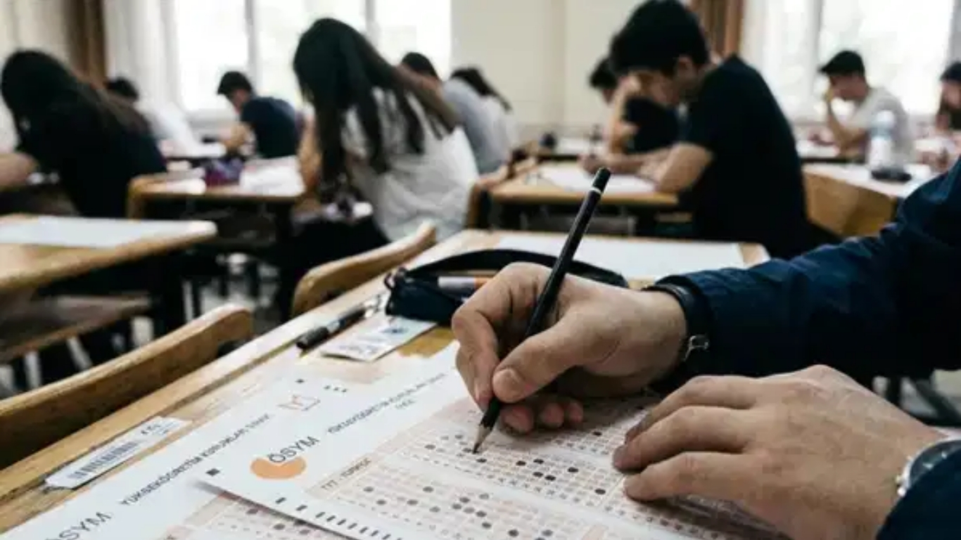 
ÖSYM, milyonlarca öğrencinin merakla beklediği 2026 YKS sonuçlarını erişime açtı.