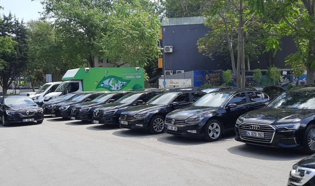 “Denizli Büyükşehir Belediyesi’nin ihtiyaç fazlası 45 adet kiralık aracı sergilendi.