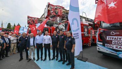 Balıkesir Büyükşehir Belediye Başkanı Ahmet Akın, itfaiye filosuna kazandırılan yeni