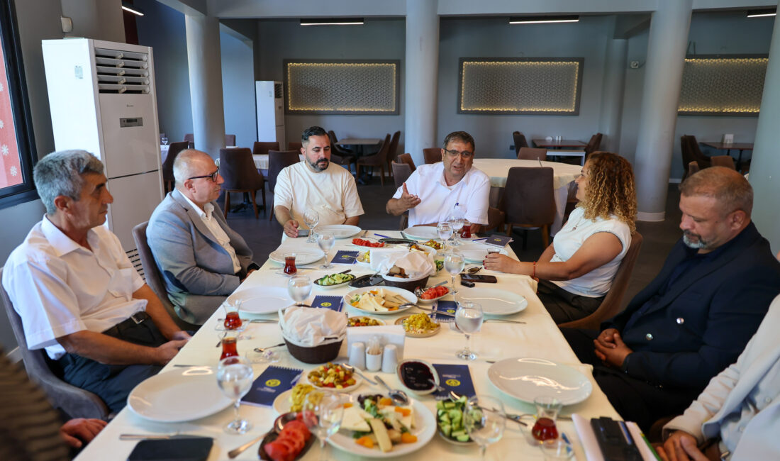 Başkan Vekili Benzer’den siyaset üstü adım Buca Belediye Başkan Vekili