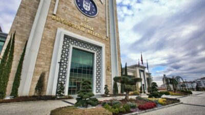Bursa Büyükşehir Belediye Başkanlığı görevinden uzaklaştırılan Mustafa Bozbey ile 62