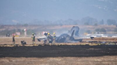 ABD ordusuna ait bir F-35B savaş uçağı, Kaliforniya'daki bir hava