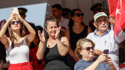 30 Ağustos Zafer Bayramı’nın 104’üncü yılı, İzmir’de gurur ve coşkuyla