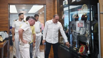 Konyaaltı Belediye Başkanı Cem Kotan, İtalyan Deniz Kuvvetleri’ne bağlı ITS