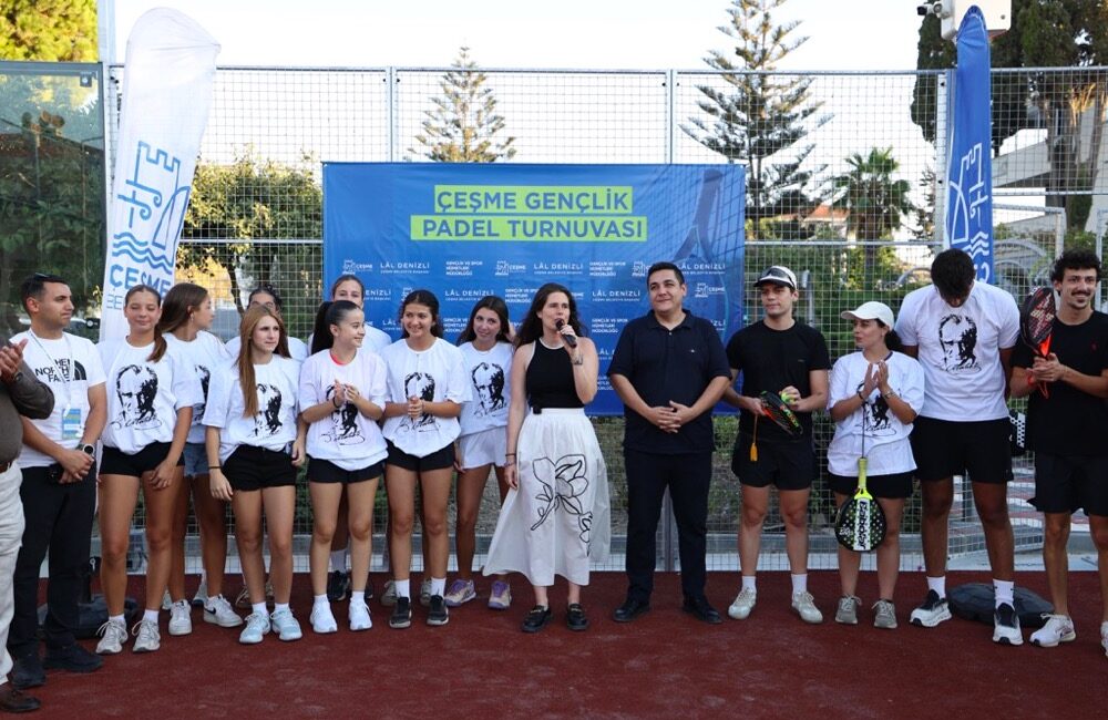 Çeşme Belediyesi, 16 Eylül Kurtuluş Parkı’nda yapımını tamamladığı yeni padel