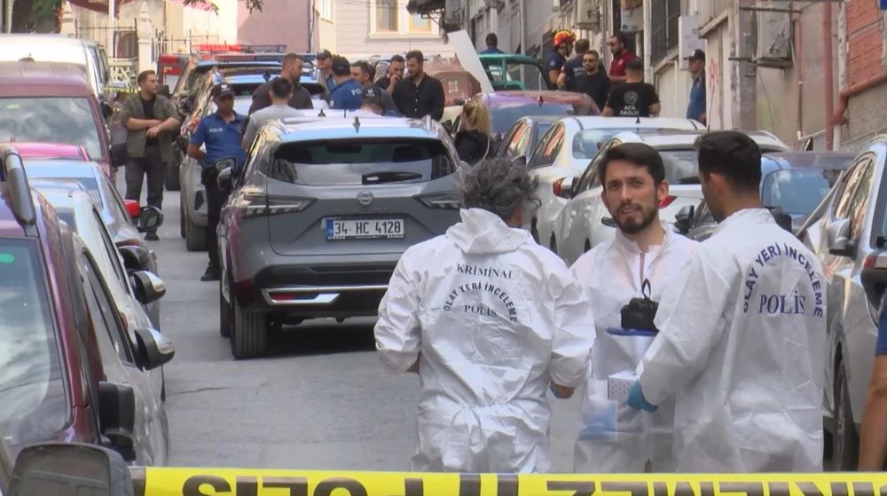 Fatih'te psikolojik tedavi gören Mehmet Ali Yıldırım, eşini ve kızını