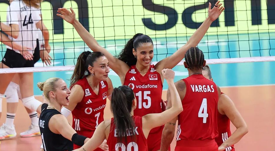 Filenin Sultanları, Avrupa Şampiyonası A Grubu 3. maçında Macaristan’ı 26-24,