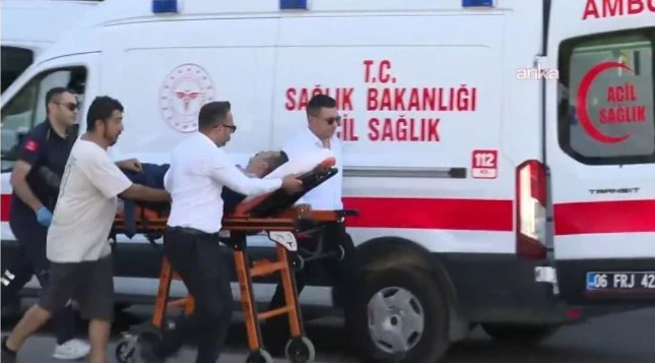 İYİ Parti Bursa Milletvekili Selçuk Türkoğlu, gazileri ziyaret ettiği sırada