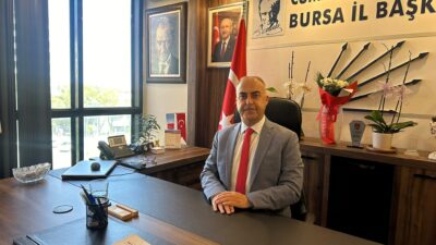 Parti değiştirmeyi düşünen belediye başkanlarına ve meclis üyelerine sesleniyorum. Sizler,