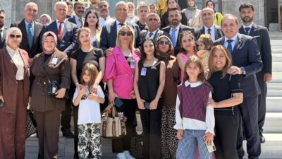 Benim umudum da sizlersiniz; Türkiye’yi geleceğe taşıyacak olanlar sizlersiniz. Yeni