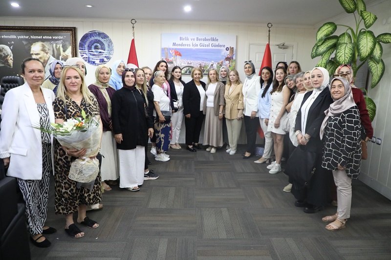 Menderes Belediye meclisinde yapılan oylama