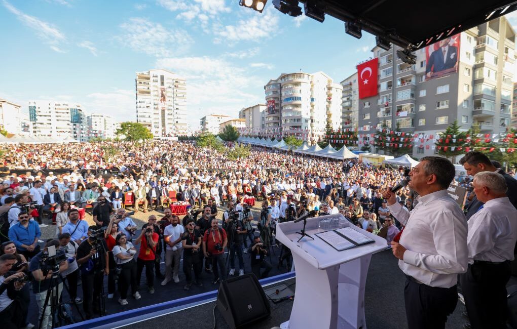 YENİ Parti Genel Başkanı Özgür Özel, Mamak Belediyesi Kültür Merkezi