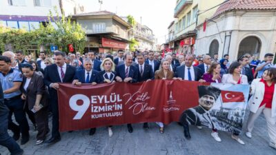 İzmir Büyükşehir Belediye Başkanı Dr. Cemil Tugay, kentin kurtuluşunun 104’üncü