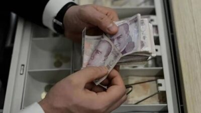 Memur emeklilerinin 2023 yılında memurlara verilen seyyanen zammın kendilerine de