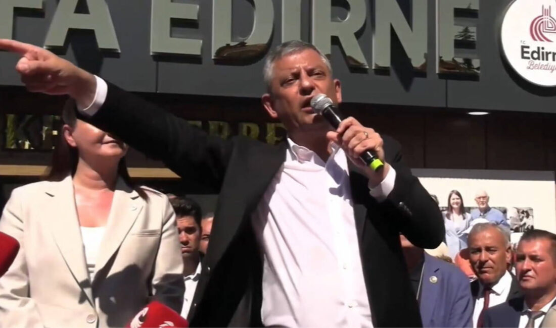 Son dakika haberi... YENİ Parti Genel Başkanı Özgür Özel, aralarında