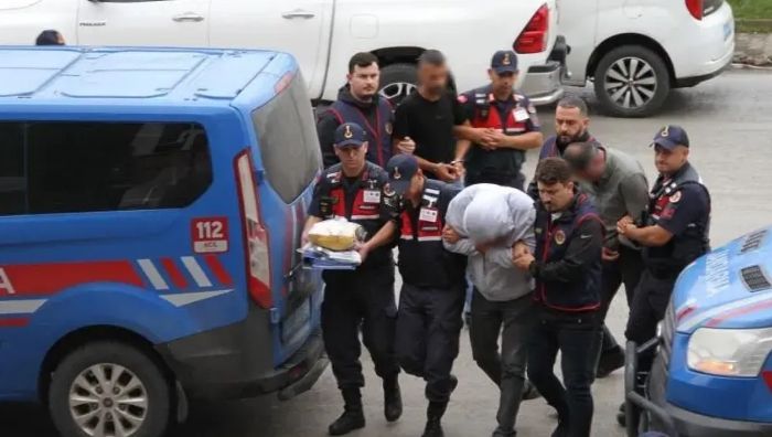 Samsun'un Çarşamba ilçesinde 73 yaşındaki Erol Keskin'in, kendilerini Diyanet görevlisi