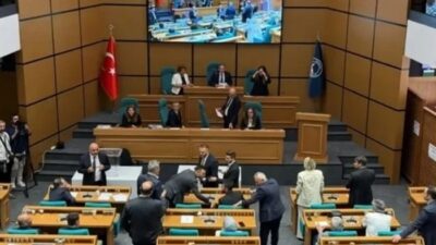 Son dakika haberi... Üsküdar Belediyesi'nde uzun süredir devam eden başkan