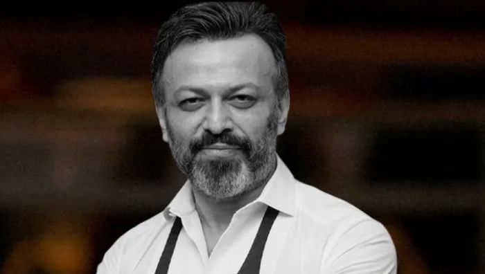 “Seksenler” dizisindeki Ergun Plak karakteriyle hafızalara kazınan usta oyuncu Serhat