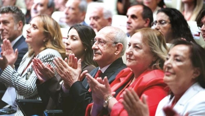 CHP Genel Başkanı Kemal Kılıçdaroğlu, partisinin Kadın Kolları tarafından düzenlenen